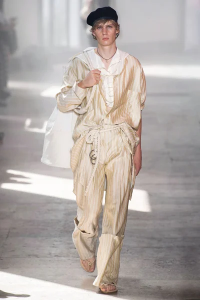 Look 38